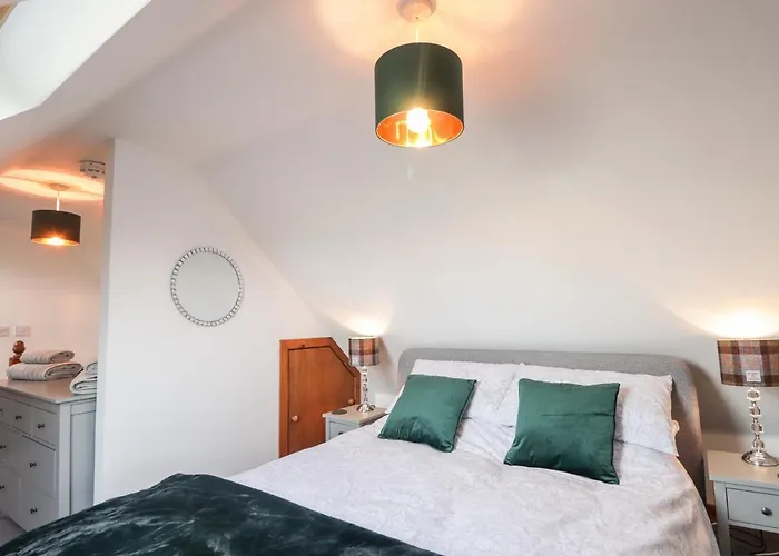 2 Seafield Place