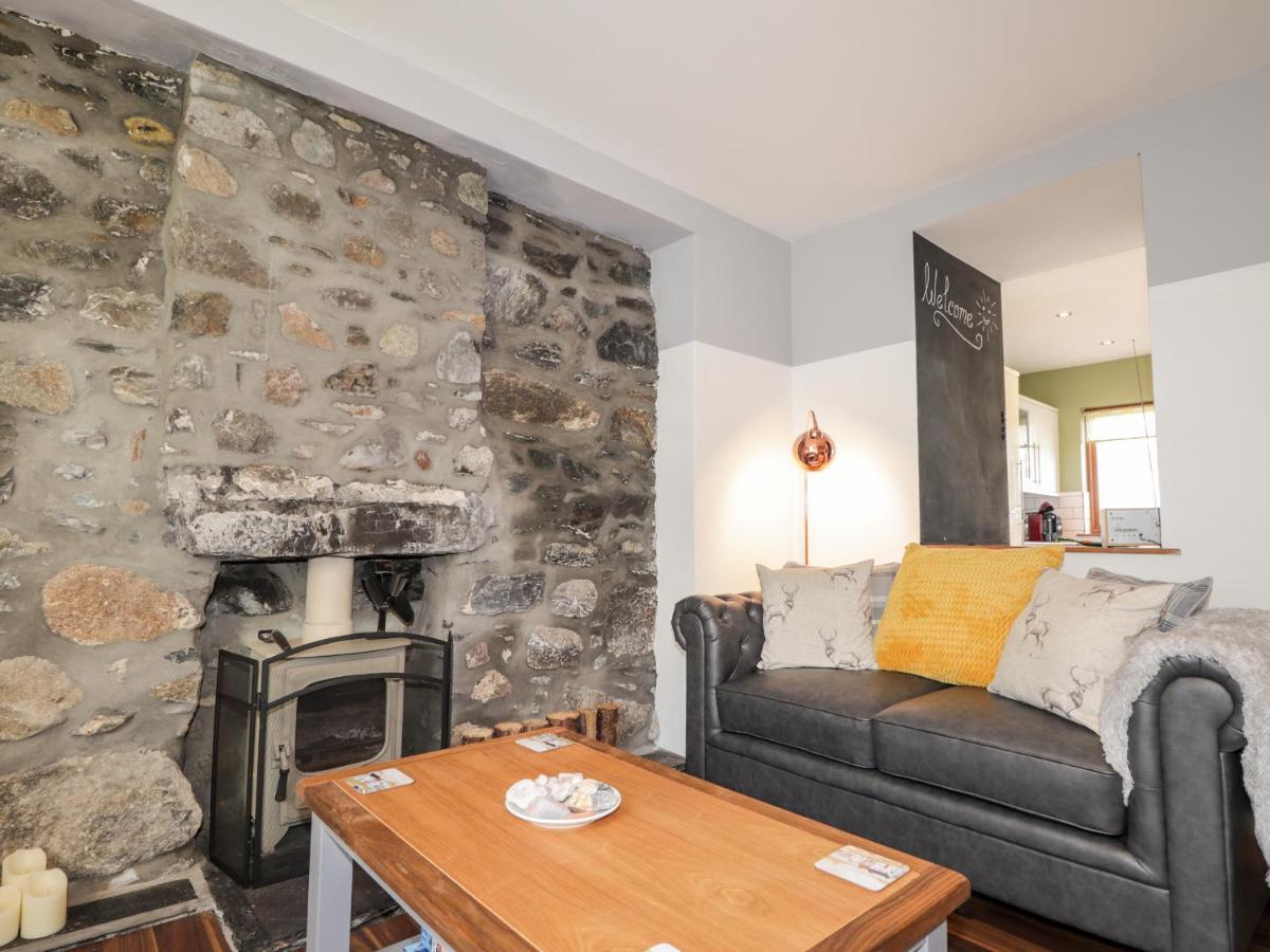 2 Seafield Place *
